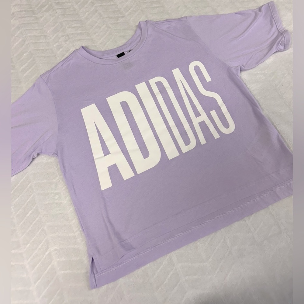 Adidas t-shirt women’s XS purple lavender cropped